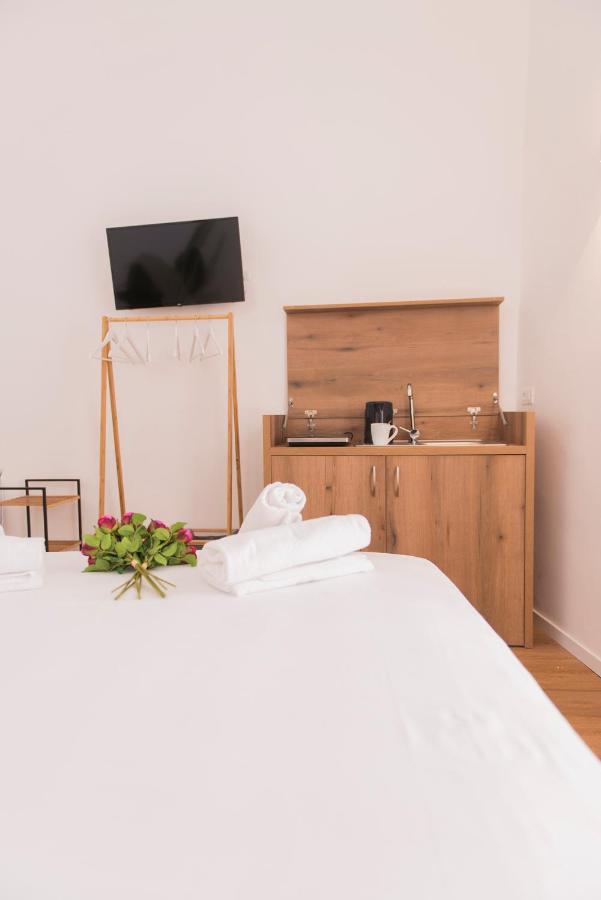 Almami Loft & Rooms Монополи Экстерьер фото